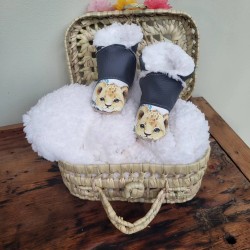 des chaussons pour bébé